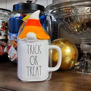 Rae Dunn NWT Halloween mug